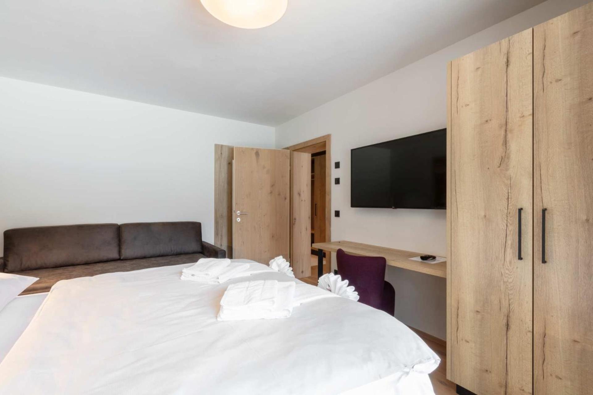 Emma Deluxe Aparthotel in Fürth-Piesendorf bei Kaprun Habitación foto